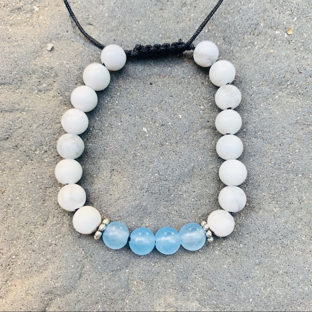 Howlite and Aquamarine Gemstone Bracelet